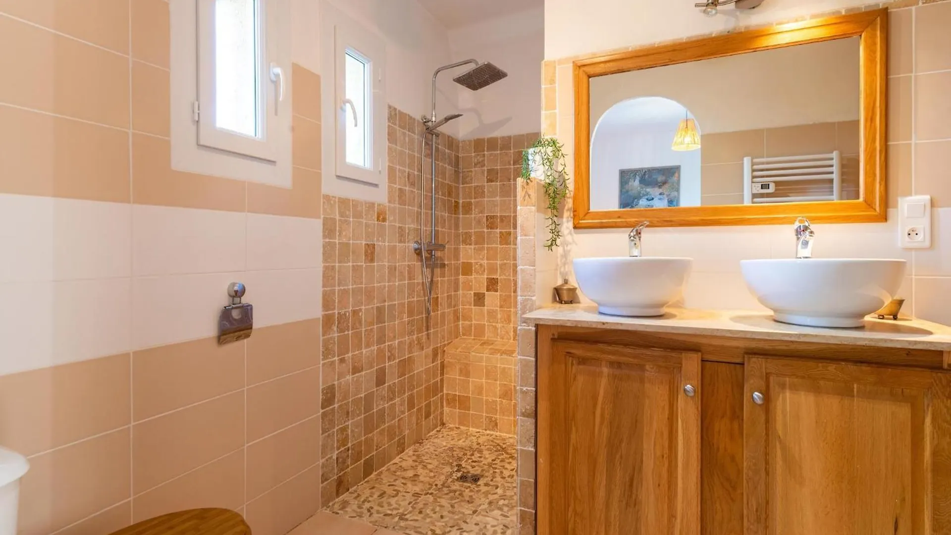 Spacious Villa With Garden Near Grasse Mouans-Sartoux