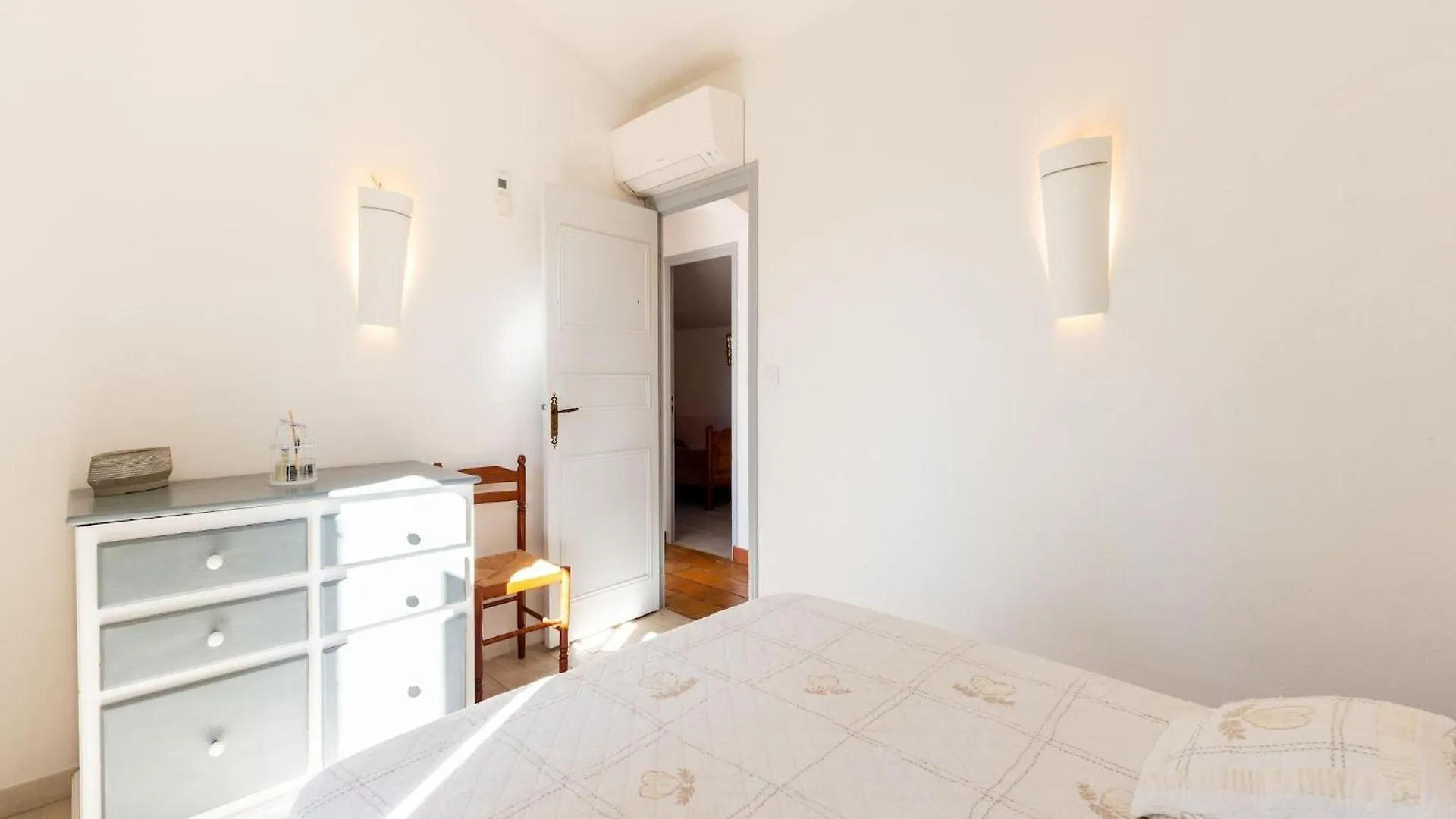 Spacious Villa With Garden Near Grasse Mouans-Sartoux